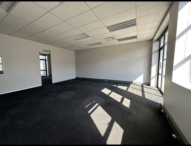 154.50M² OFFICE TO LET IN ECO PARK ESTATE